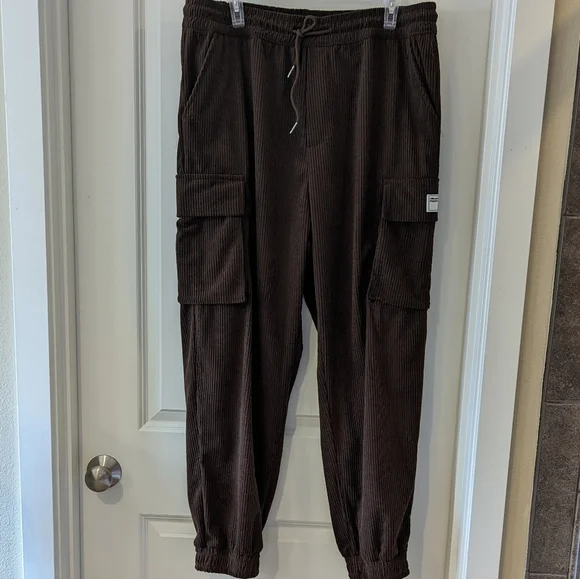 Brown Cargo Style Sweats Size Men's Medium NWOT - Picture 1 of 8